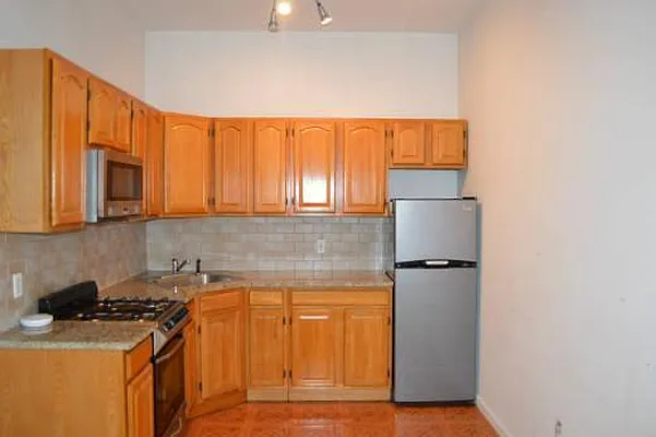 Rented by Dream Space Realty | media 30