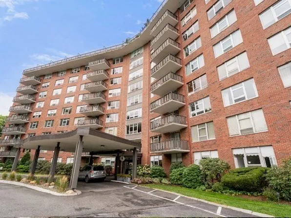 280 Boylston St APT 213, Newton, MA 02467