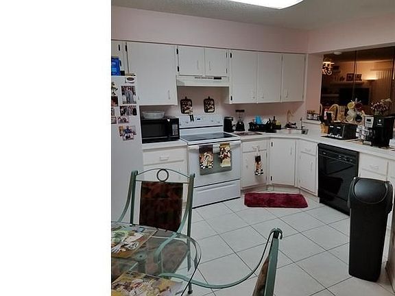 5th image of 7299 S Devon Dr #115