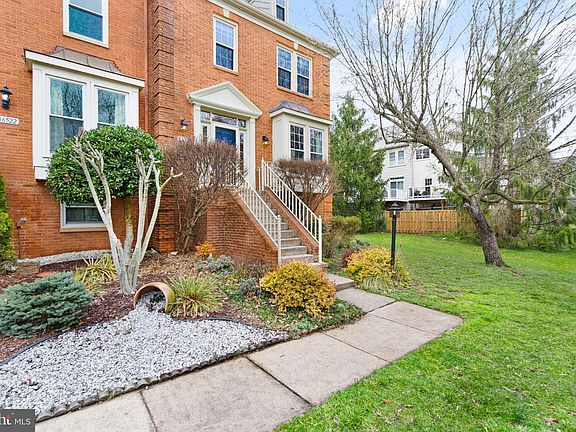 2nd image of 46524 Lynnhaven Sq