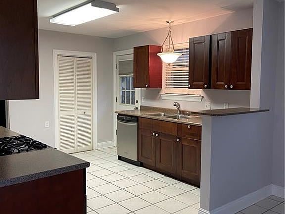 4th image of 126 22nd St