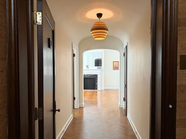 421 W Melrose St APT 6D, Chicago, IL 60657