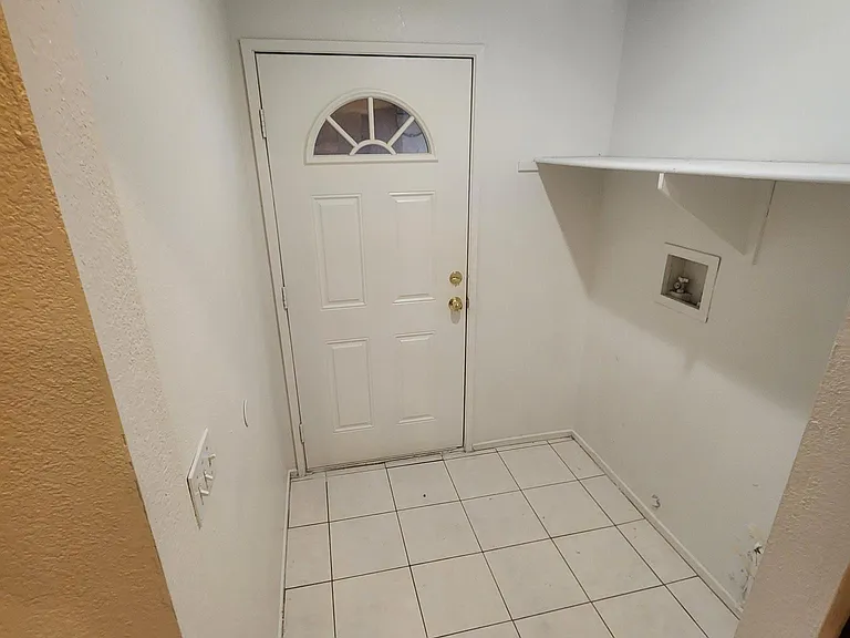 45021 Redwood Ave — Photo 10