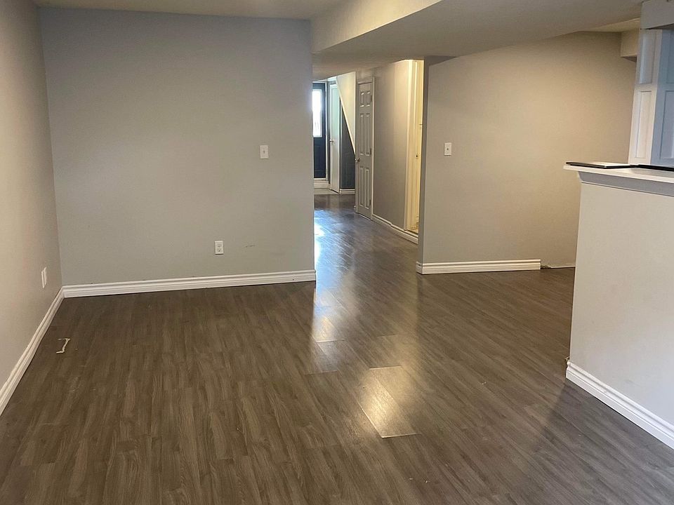 1st image of 29 McIlwraith Cres