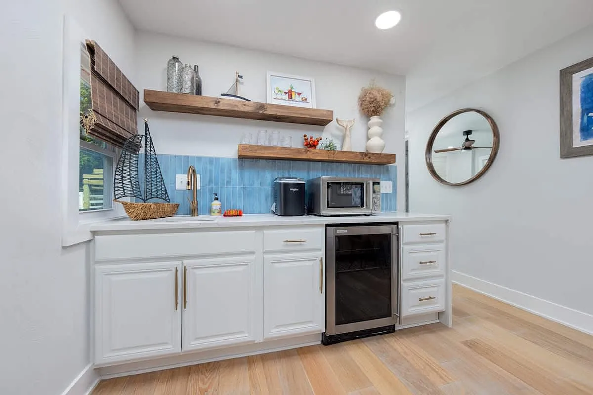 300 W Wilkinson St — Photo 2