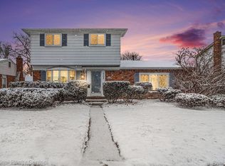 1152 S Dowling St, Westland, MI 48186