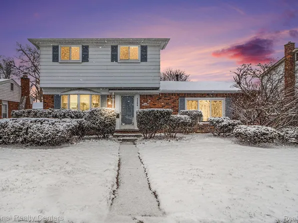 1152 S Dowling St, Westland, MI 48186