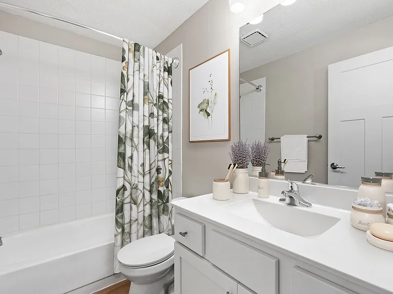 Oakwood — Photo 12