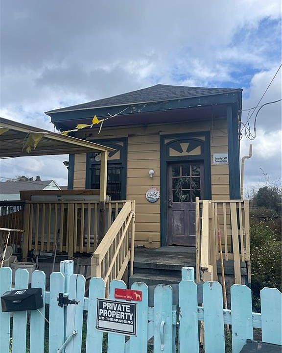 1st image of 2037 Elysian Fields Ave