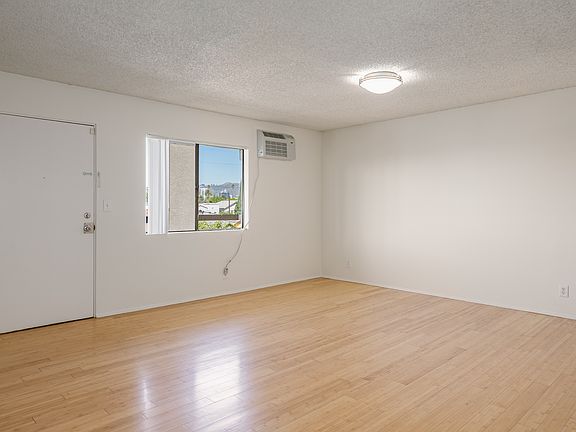 2nd image of 5533 1/2 Barton Ave #8