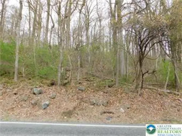 2571 Brunner Rd, Emmaus, PA 18049