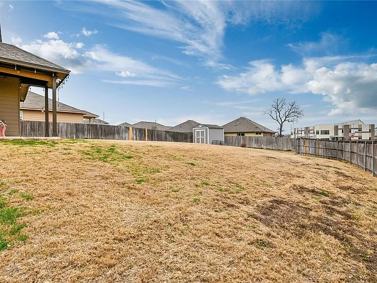 400 Lewisville Ln — Photo 22