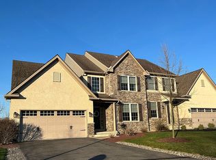 1620 Ressler Dr, Orefield, PA 18069