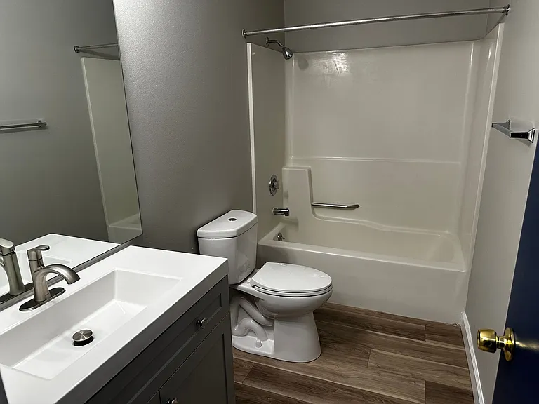 Breckenridge Rockford Apartments — Photo 6