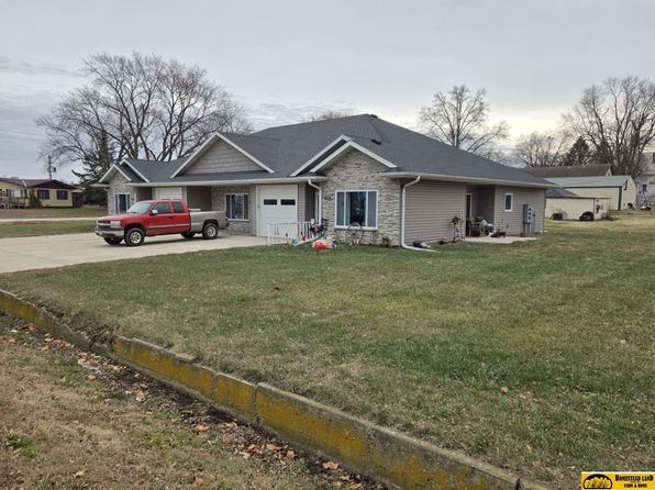 300 Castor St, Diller, NE 68342