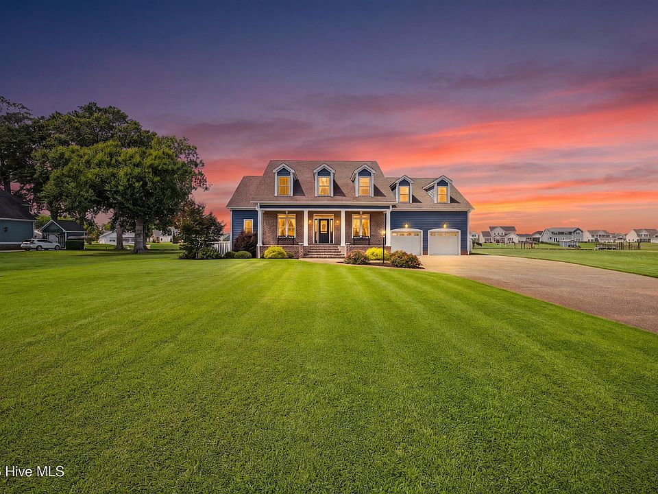 1st image of 117 Pelican Pointe Drive