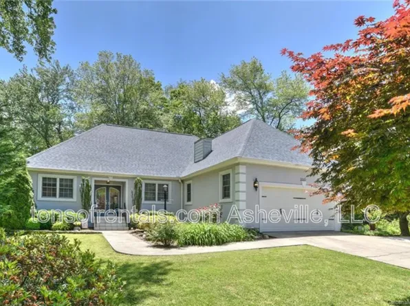 200 Turkey Pine Ct, Mills River, NC 28759