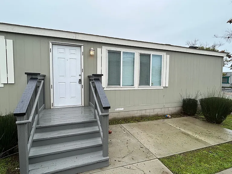 Remodeled Modern 3 Bed/2 Bath National City — Photo 16