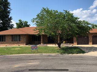 805 N 9th St, Breese, IL 62230