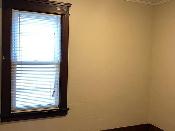 3rd image of 22 Eckhert St