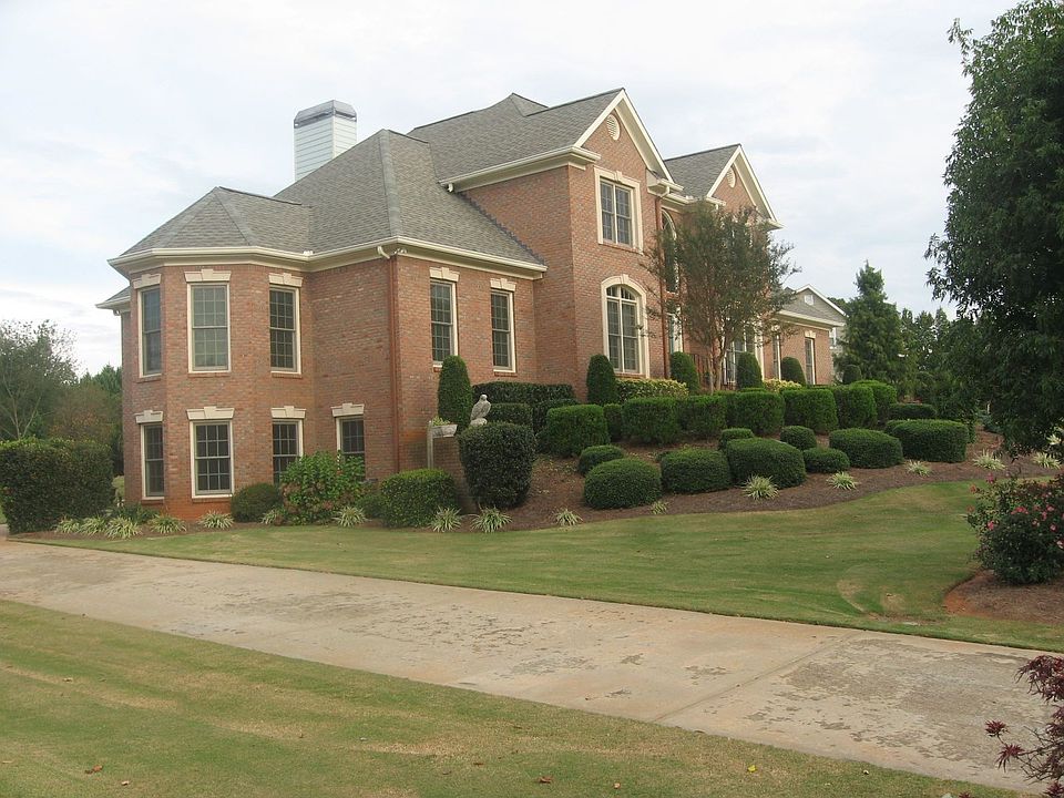 2nd image of 290 Devereux Downs
