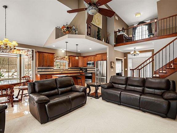 5th image of 50844 Redwood Ln