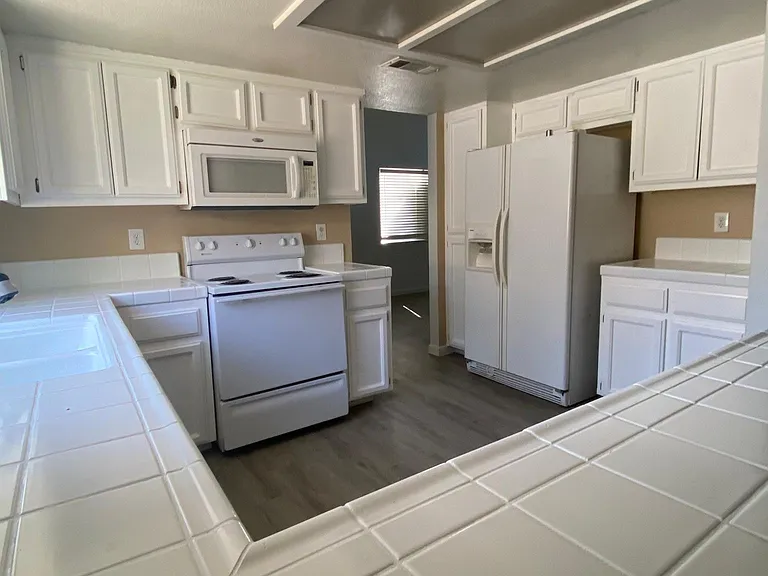 8208 Fawn St — Photo 9