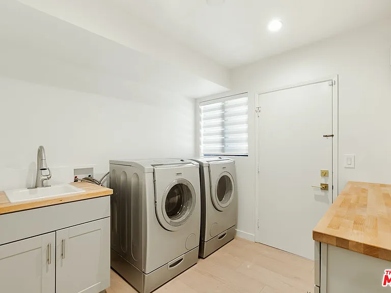 4933 Collett Ave — Photo 37