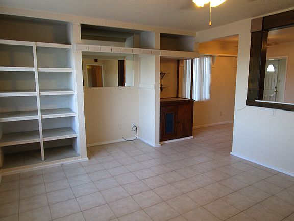 FRONT/LIVING ROOM