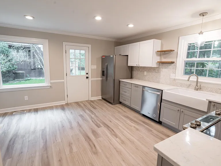 303 Fairfield Ln — Photo 9