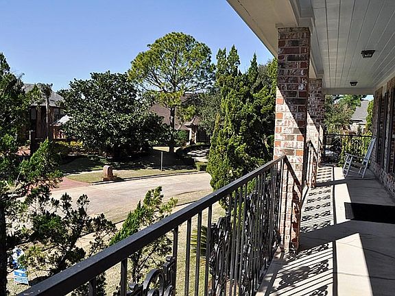 3rd image of 3942 Pleasant Valley Dr