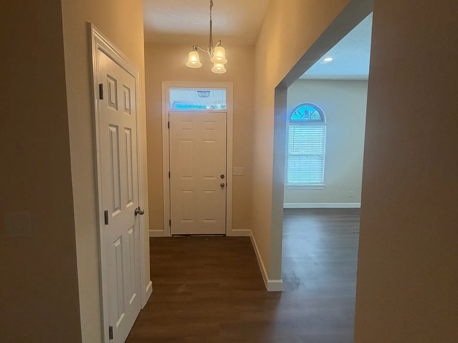 3 bed, 2088 sqft, $1,750 — Photo 4