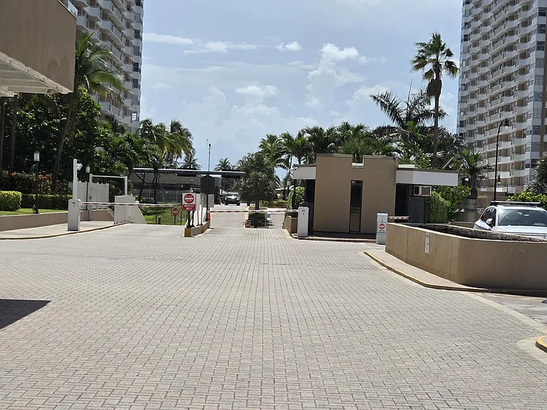 1980 S Ocean Dr #22C — Photo 33