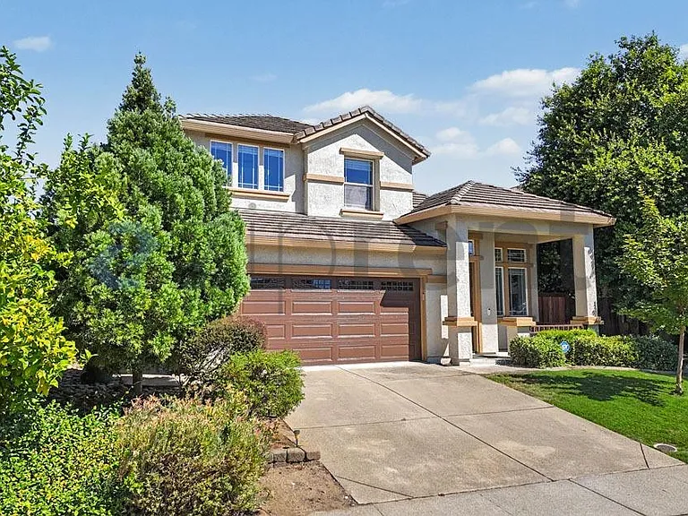 2342 Canary Dr — Photo 3