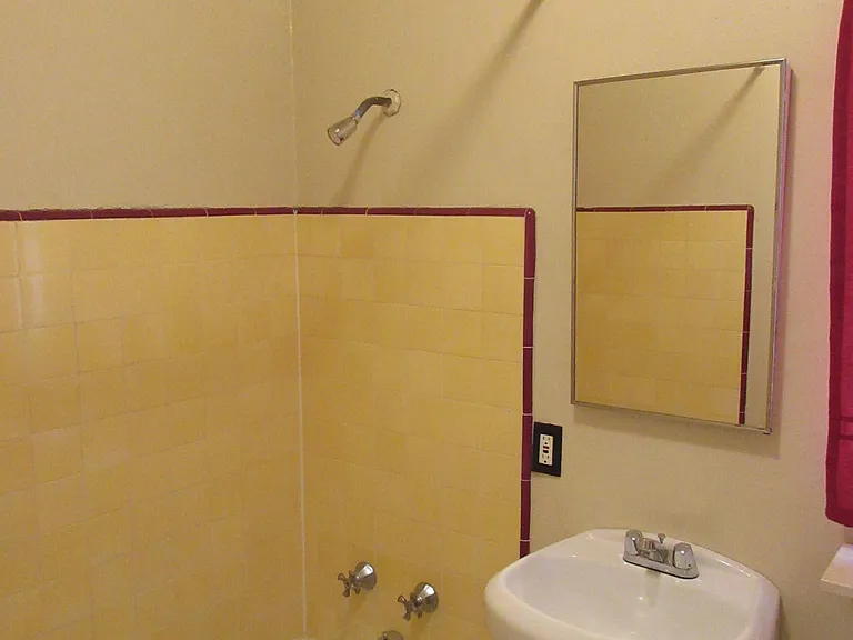 649 S Detroit St #9 — Photo 9