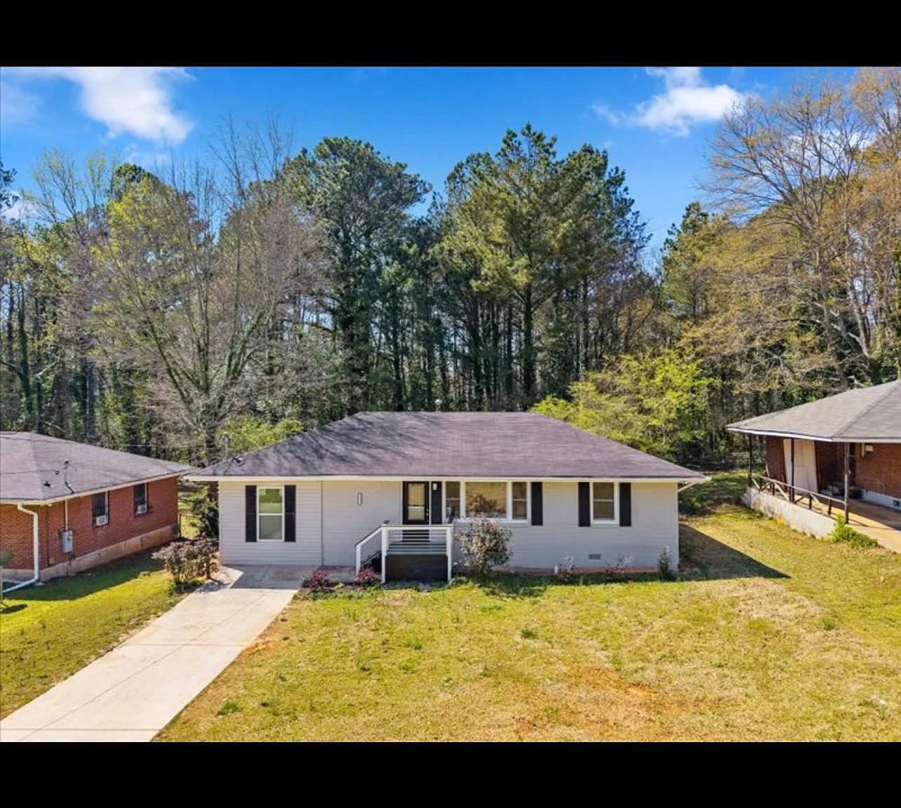 4 bed, 1347 sqft, $2,100 — Photo 3