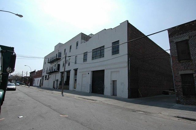 1st image of 200 6th St Ste 2