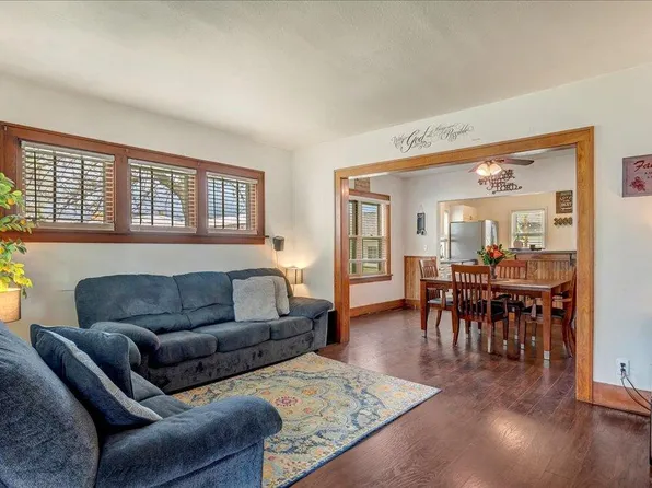 326 4th St S, Sauk Centre, MN 56378