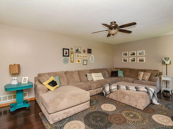 4th image of 9208 Longview Dr