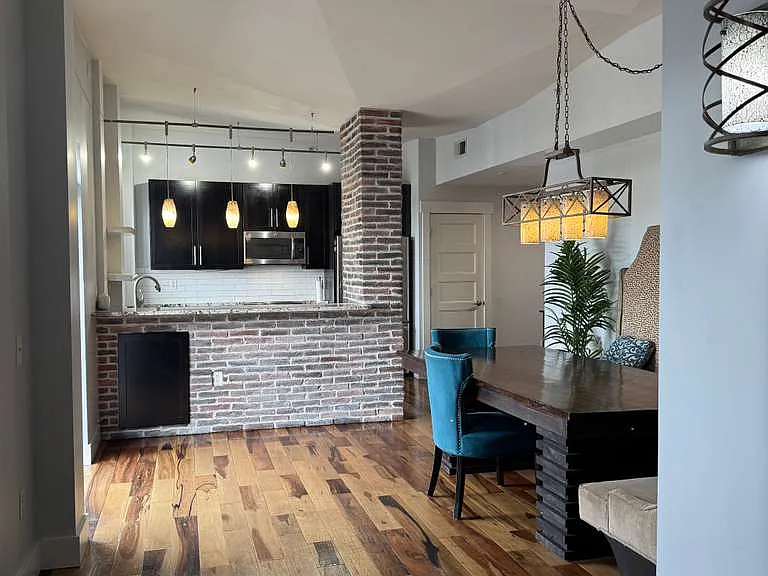 825 N Delaware St #5B — Photo 2
