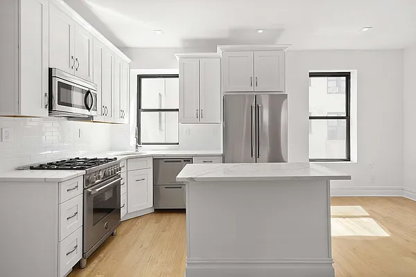 Sold by Compass | media 18