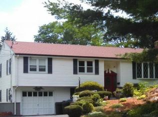 31 Myles Rd, Peabody, MA 01960