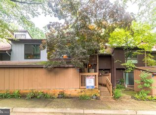 11904 Escalante Ct, Reston, VA 20191