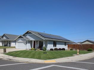 119 Nugget St, Moxee, WA 98936