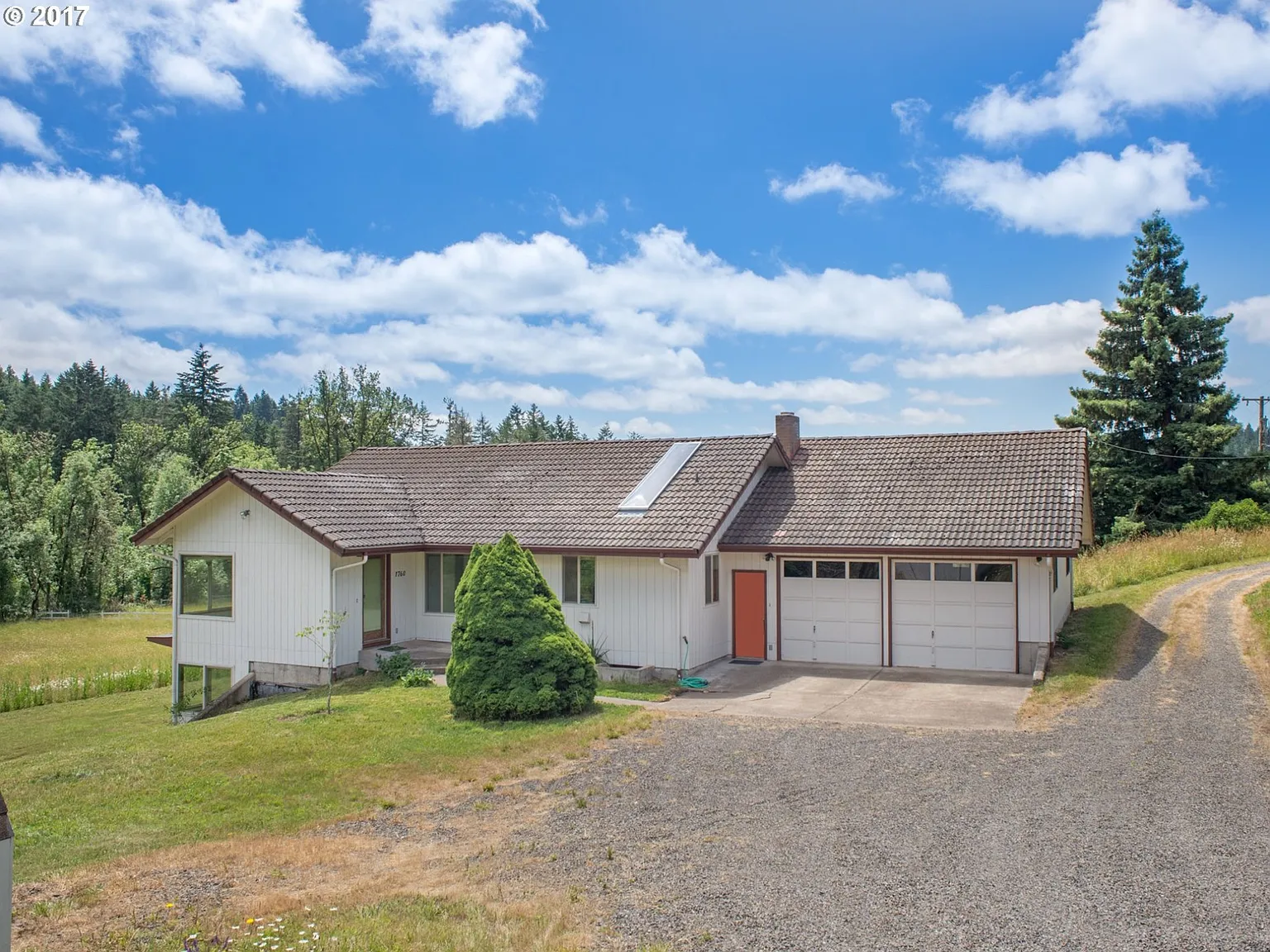 1760 Lorane Hwy photo 1