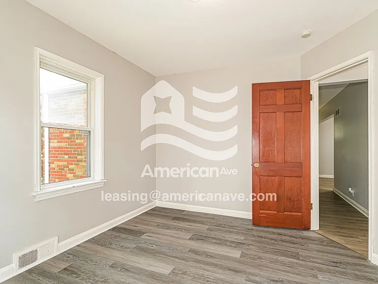 1011625_013_bedroom_13.jpg