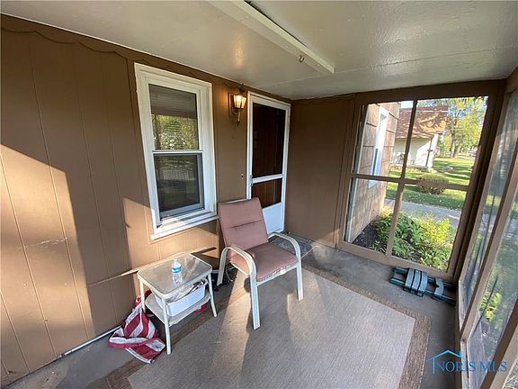 2nd image of 846 Wright Ave