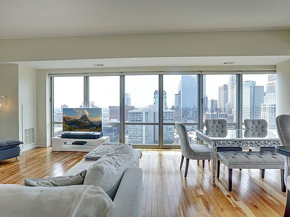 5th image of 929 Portland Ave APT 2501
