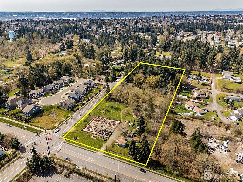 2nd image of 34249 21st Avenue SW