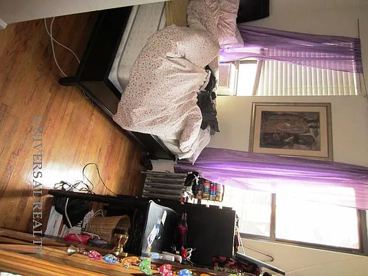 Rented by Universal Realty Group | media 7